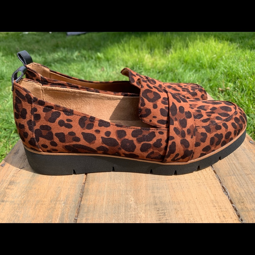 Dr Scholl’s leopard loafers size 9 LIKE NEW